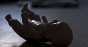 Εικόνα Νεκρό μωρό-κούκλα